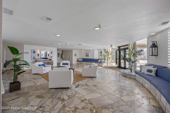 Building Photo - 333 N Atlantic Ave