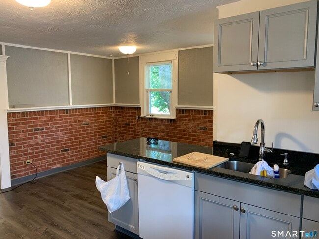 Building Photo - 24 Northill St