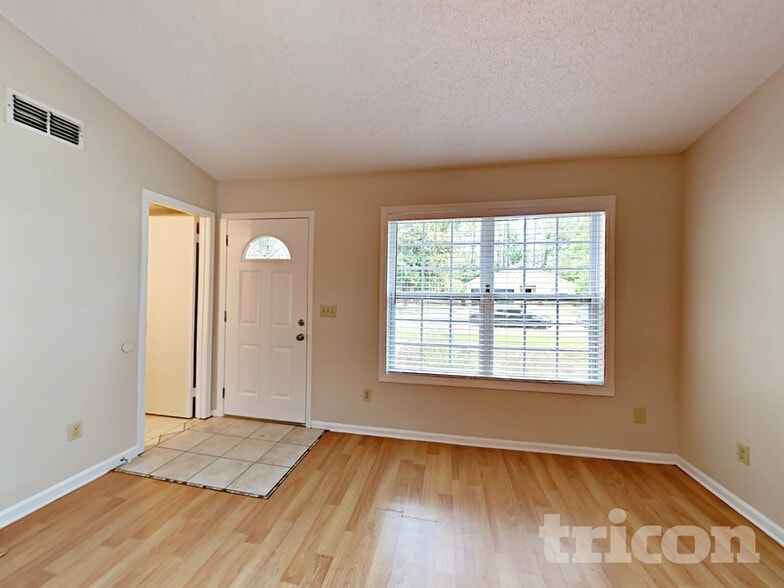 Building Photo - 7742 Settlers Landing Trail S