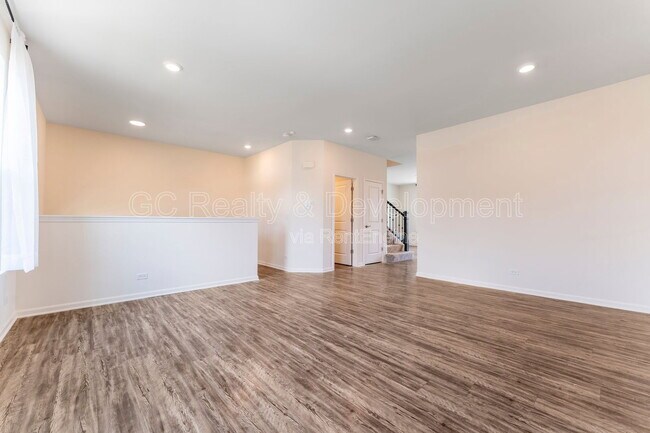 Building Photo - 596 Cimmaron Cir