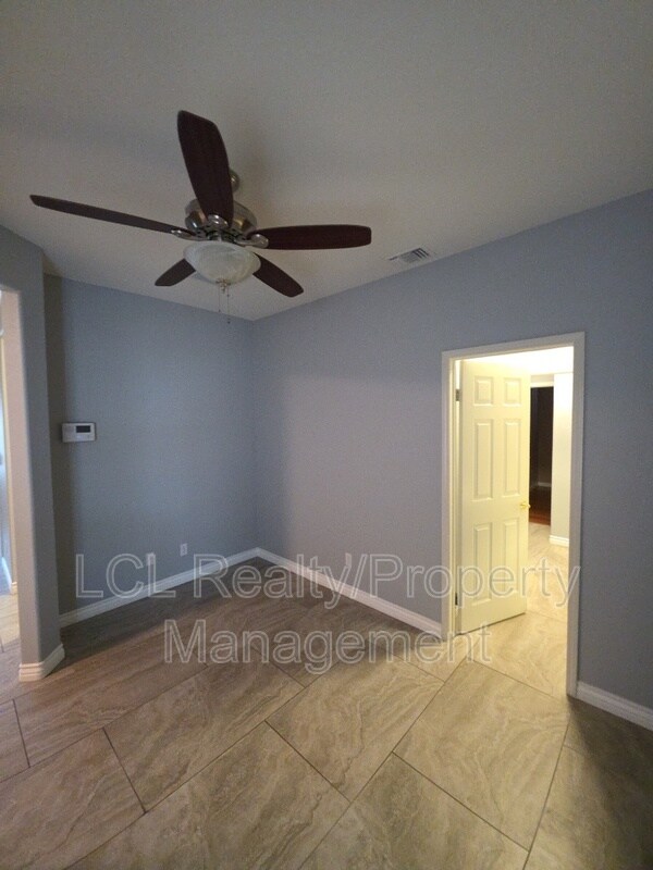 Building Photo - 27831 Blackhawk Rd