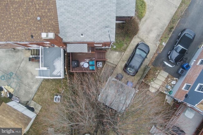 Building Photo - 5816 N Kings Hwy