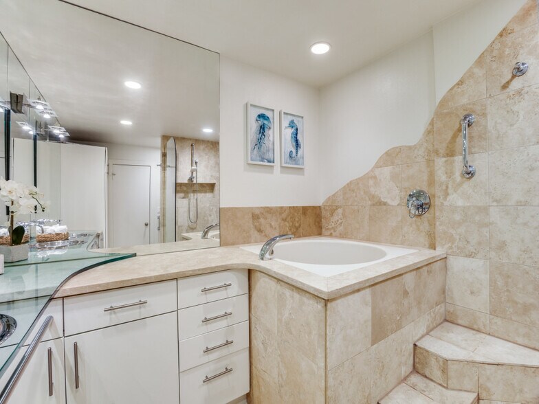 Building Photo - 5055 Addison Cir
