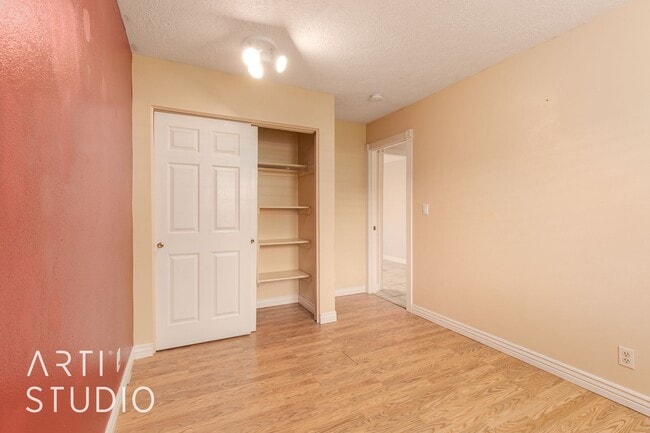 Building Photo - Spacious 4 Bedroom, 3 Bathroom Home for Rent
