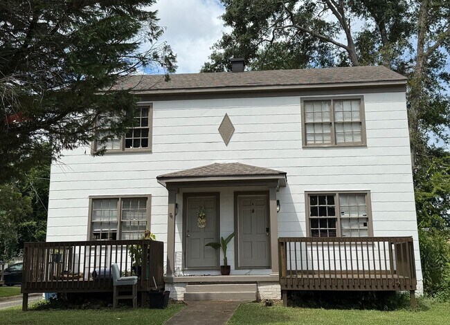 Building Photo - 1506 4th Ave