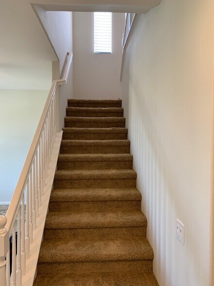 Building Photo - 84126 Canzone Dr