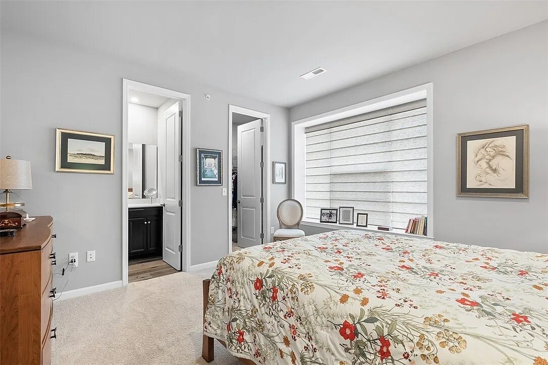 Building Photo - 303 Tillary Ln