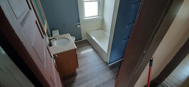 Building Photo - 73 E Blake Ave