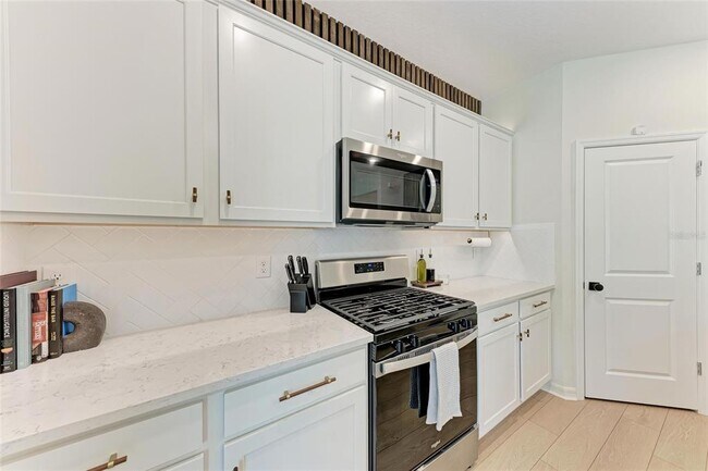 Building Photo - 3129 61st Terrace E