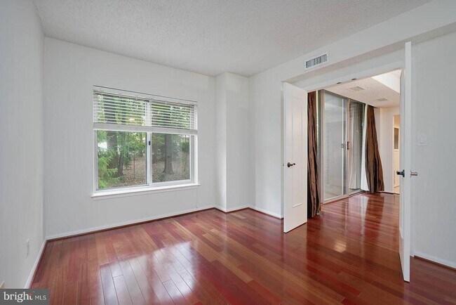 Building Photo - 5802 Nicholson Ln