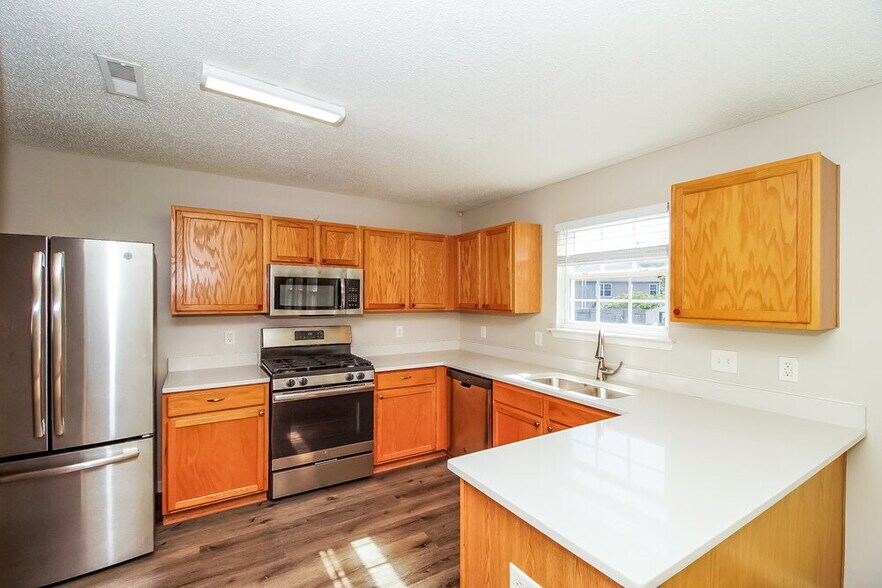Building Photo - 2120 Speedwell Ct
