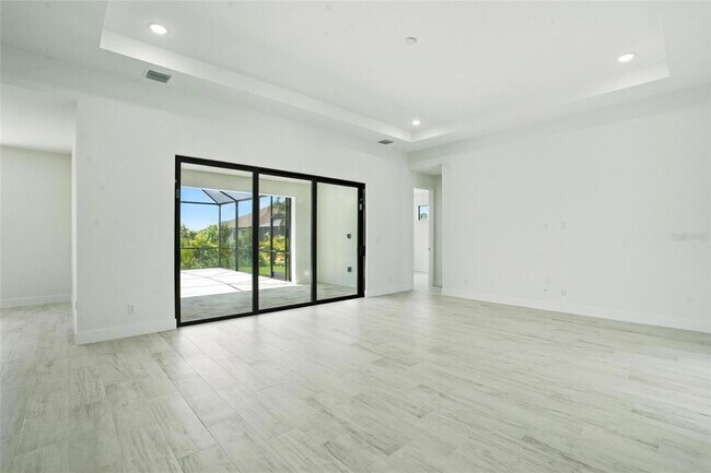 Building Photo - 8348 Walden St