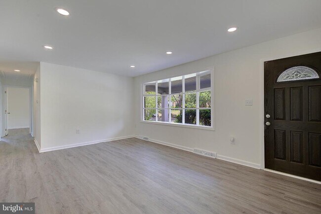 Building Photo - 6417 Kaine Dr
