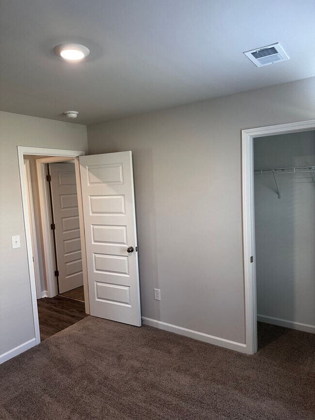 Building Photo - For rent in Pell City!
