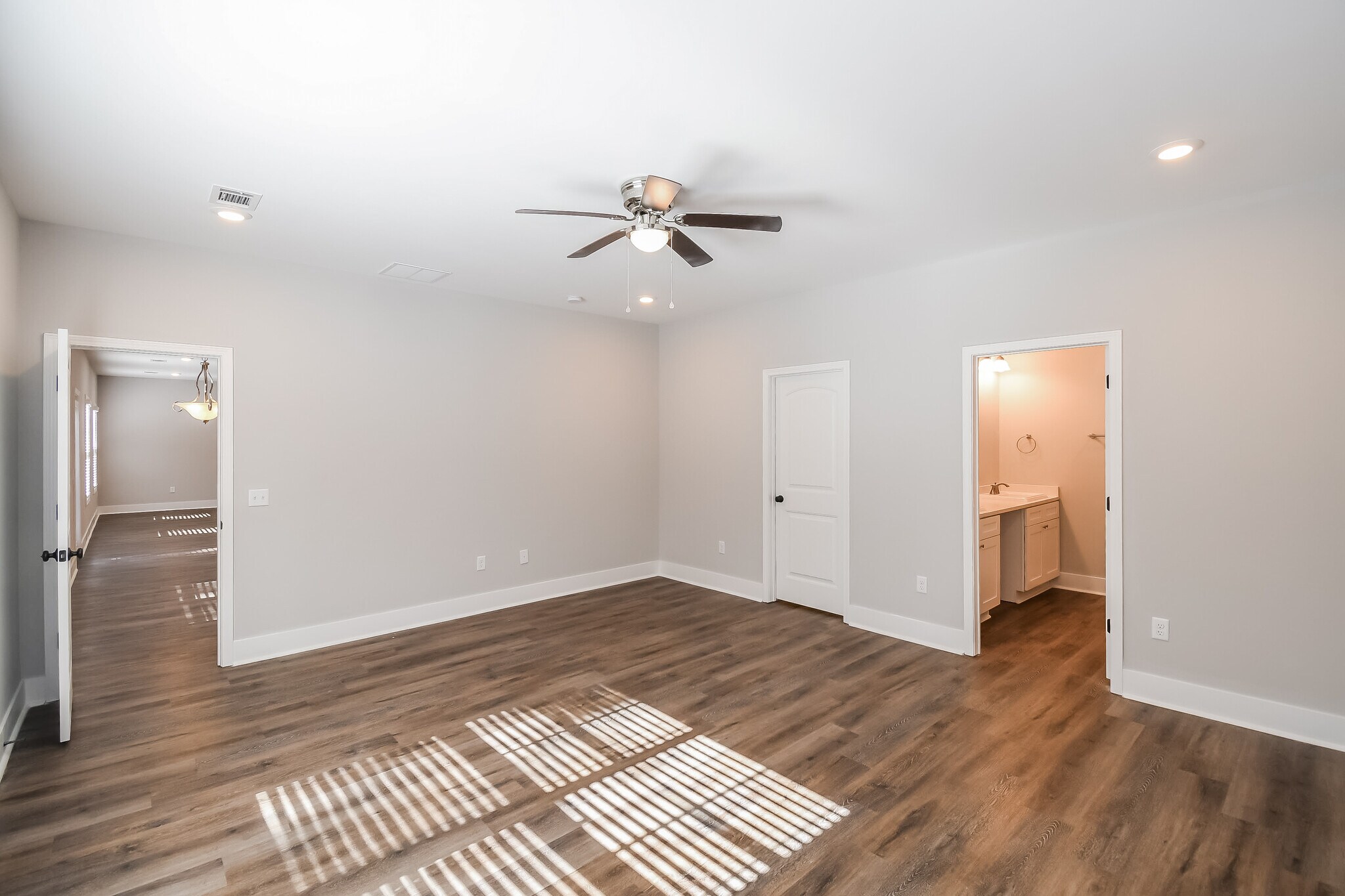 Building Photo - 67 Greyfield Dr