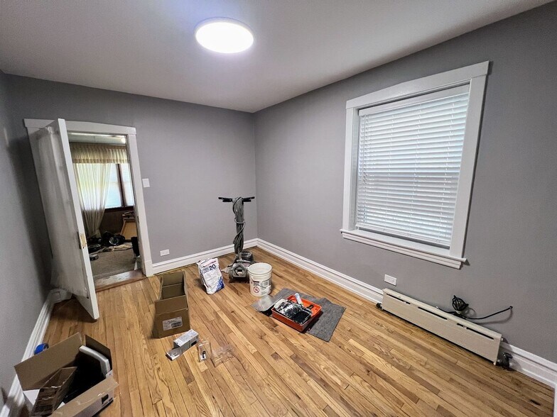 Building Photo - 4934 N Marmora Ave