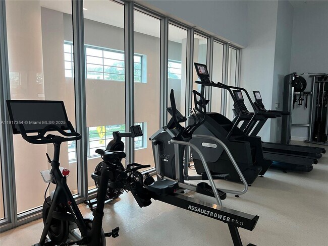 Building Photo - 6620 Indian Creek Dr