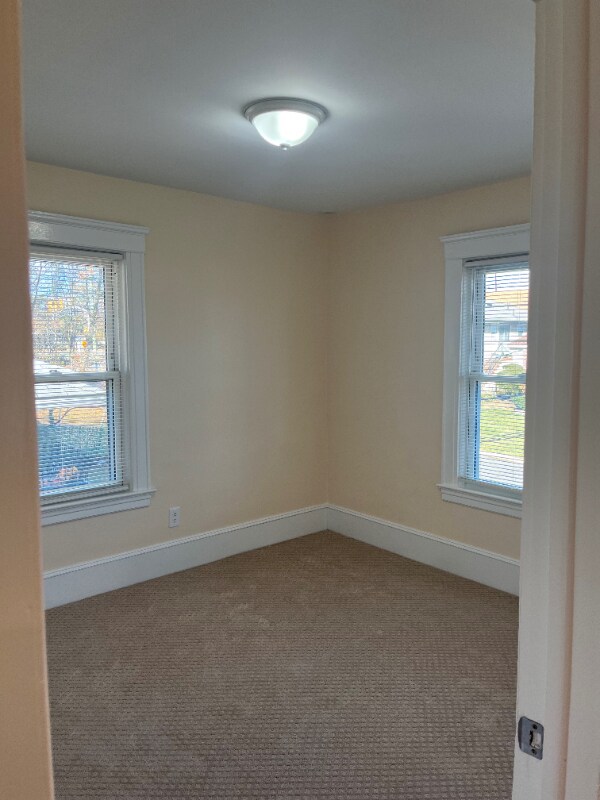 Building Photo - 8 Bayview Ave