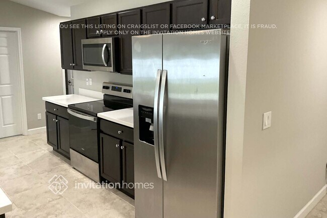 Building Photo - 519 Fort Pierce St SW