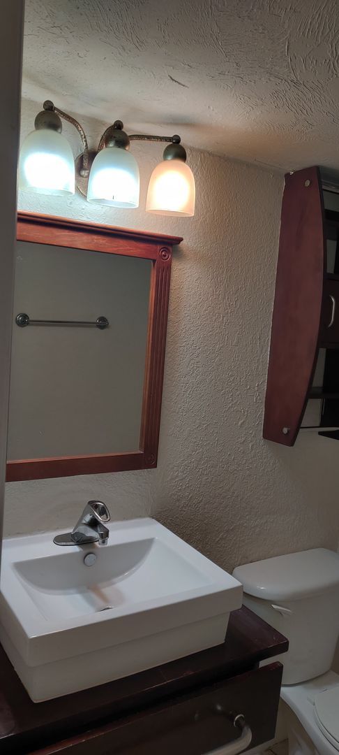 Building Photo - Ground floor 2 bedroom condo