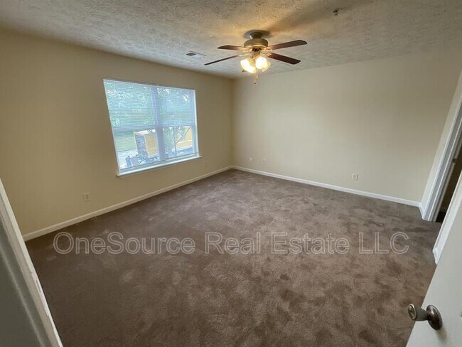 Building Photo - 1202 Fairington Club Dr