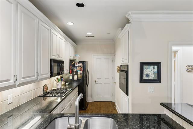 Building Photo - 4147 Towne Green Cir