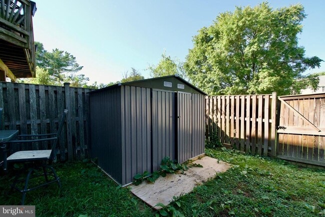 Building Photo - 9885 Burke Pond Ct