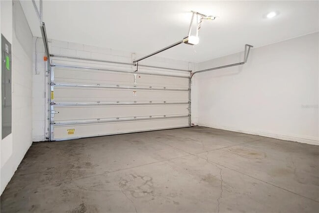 Building Photo - 668 Sand Pne Ln