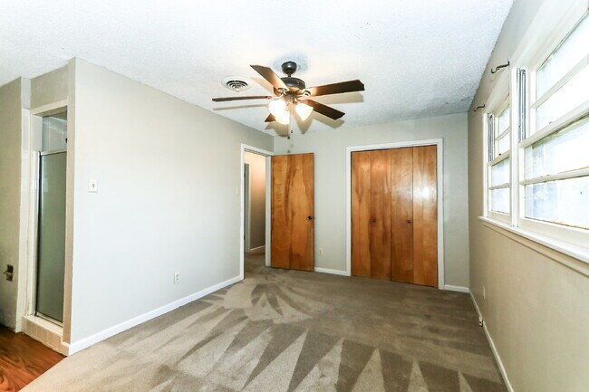 Building Photo - Beautiful 3 Bedroom Home in Central Lubbock