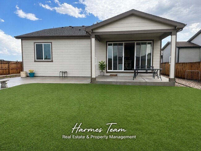 Building Photo - Beautiful Ranch Home with Open Layout & Private Backyard