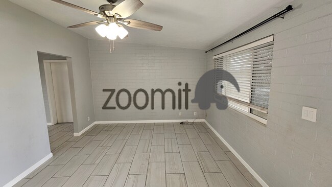 Building Photo - Wonderful home, convenient location