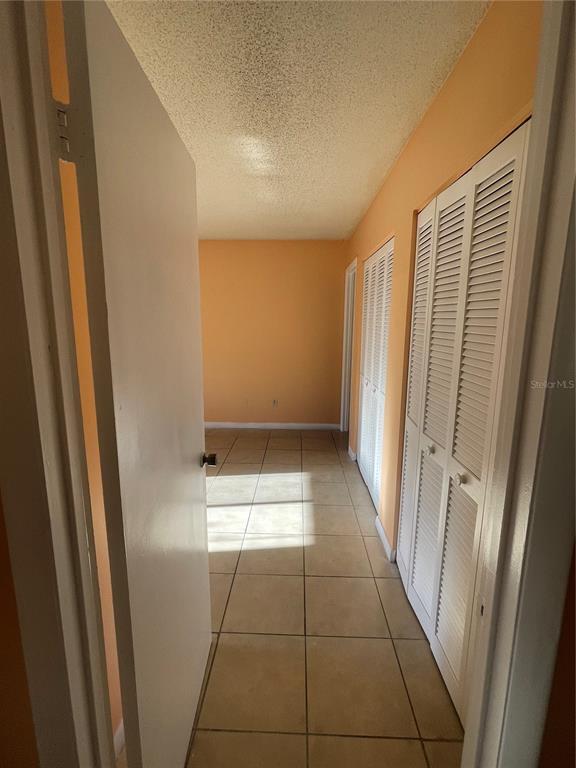 Building Photo - 549 Fairways Dr