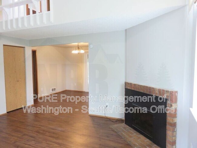 Building Photo - 511 Malibu Dr SE