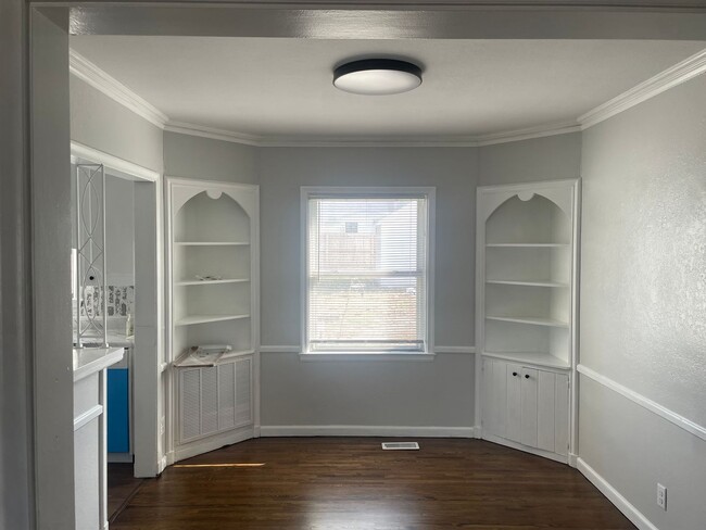 Building Photo - 1235 S Sandusky Ave