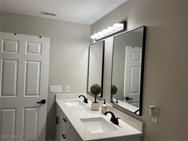 Building Photo - 7935 Preserve Cir