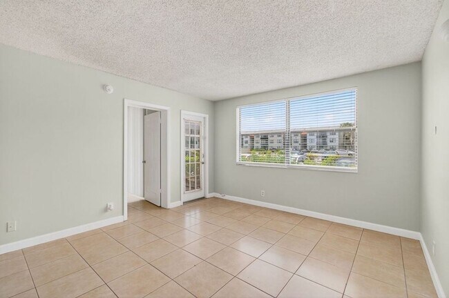 Building Photo - 752 Executive Center Dr