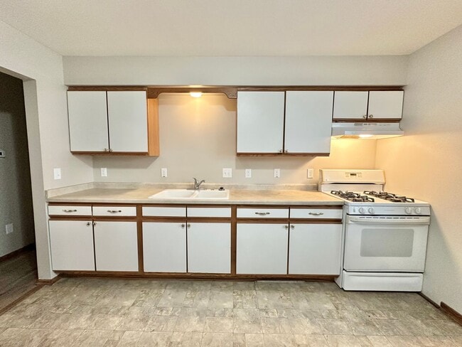 Building Photo - 5828-5830 North 76th Street