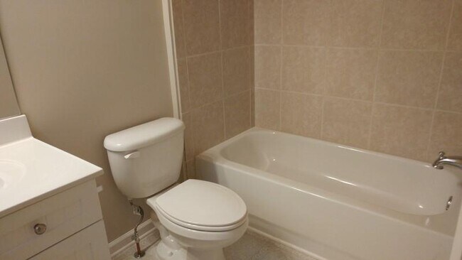 Building Photo - 4286 Baverton Dr