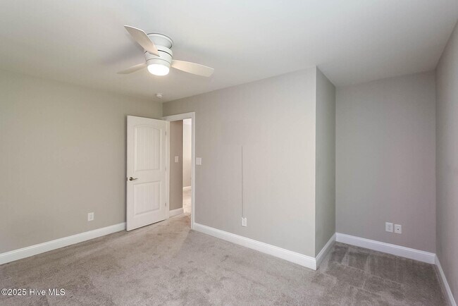 Building Photo - 1202 Woods Ct