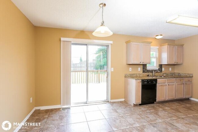 Building Photo - 209 NW 113th St, Kansas City, MO 64155