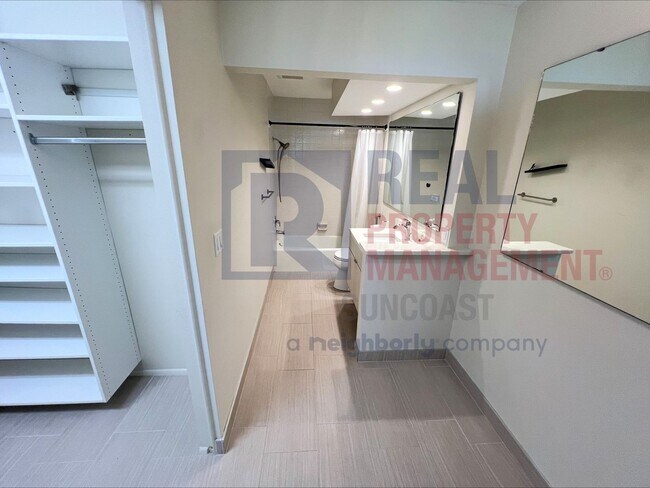 Building Photo - 936 N Beneva Rd