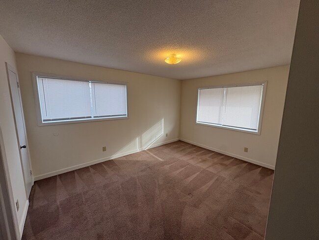 Building Photo - Brookwood Apartments 1023