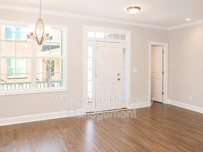 Building Photo - 904 Laurel Gate Dr