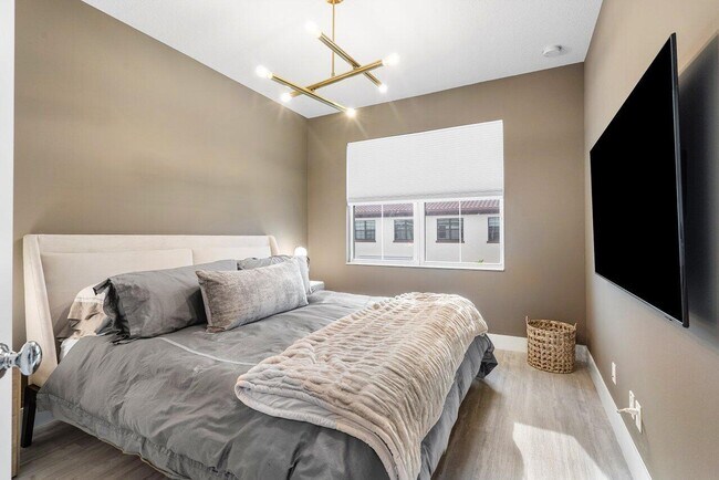 Building Photo - 12871 Alton Rd