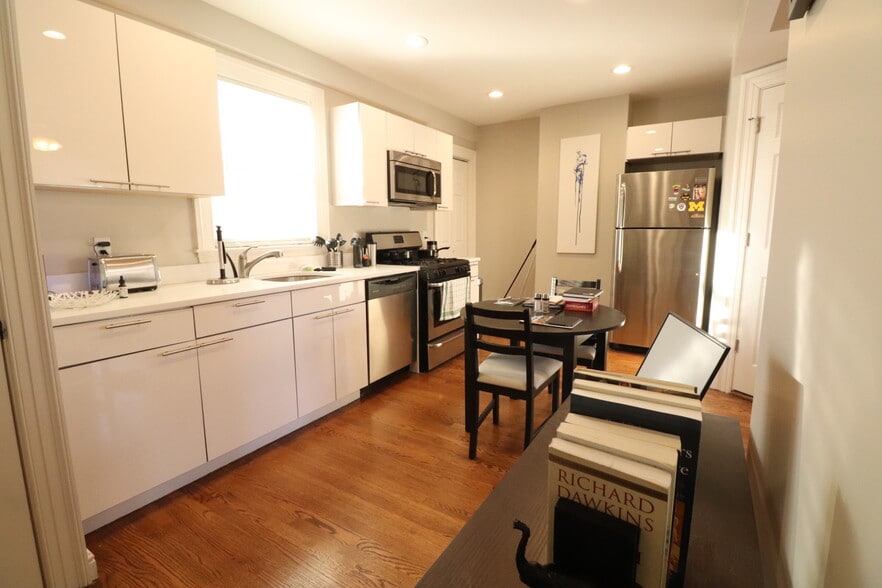 Building Photo - 4 Belvidere Pl