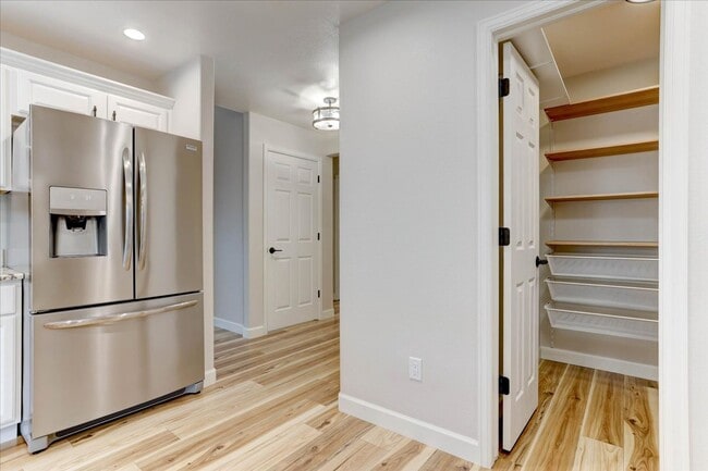 Building Photo - Stunning 5Bed/4Bath Home in the Heart of Erie