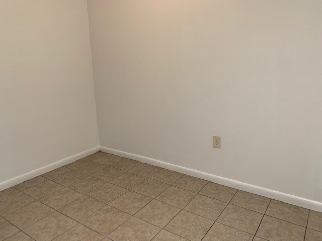 Building Photo - Great Apartment in the Heart of Madison