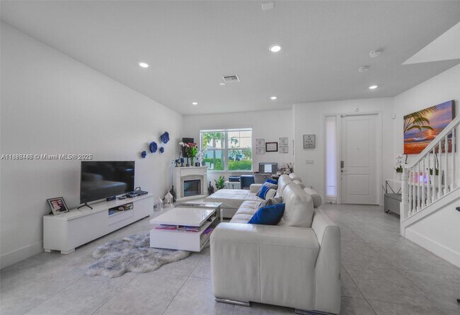 Building Photo - 5182 Eucalyptus Dr