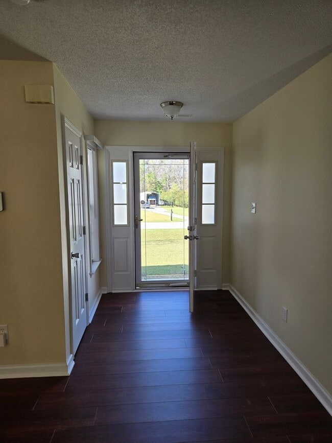 Building Photo - Charming 3-Bedroom Home in Hunters Creek – Pet Friendly & Great Amenities!