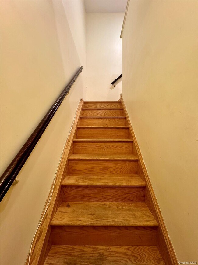 Building Photo - 136-15 68th Dr